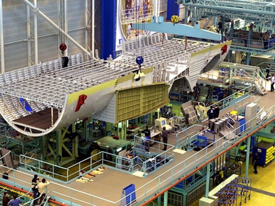 Etude acoustique AIRBUS (F-44 St-Nazaire) - Usine d'assemblage des tronçons de fuselages